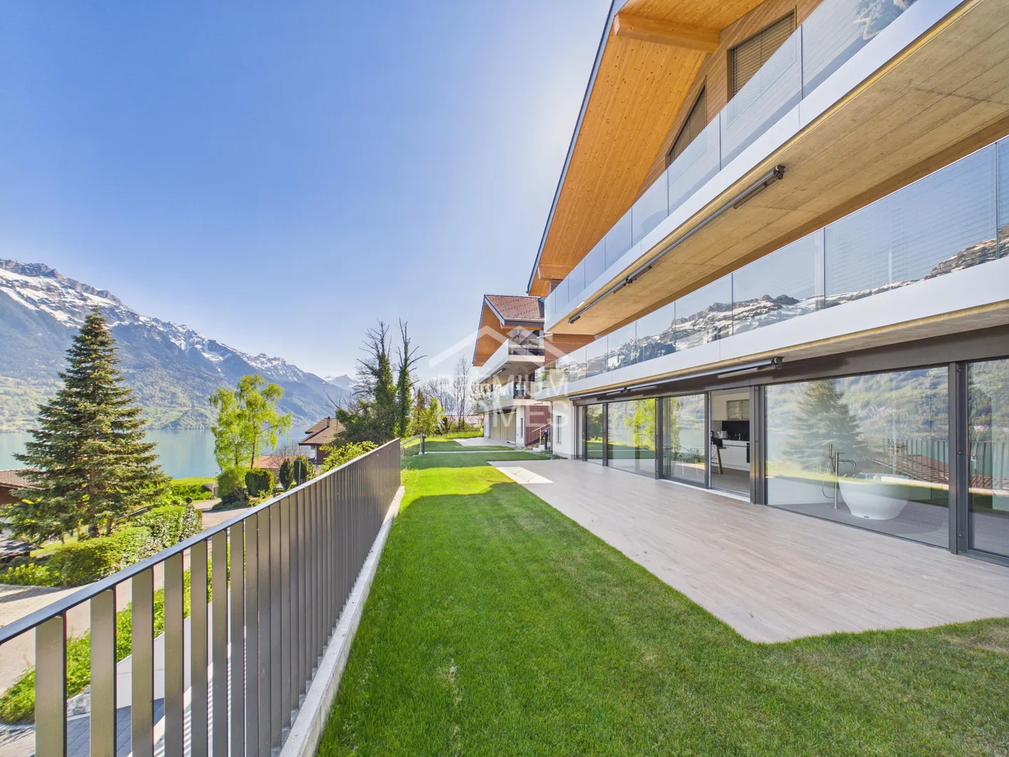 Appartement moderne avec vue sur le lac - Photo 1 sur 9