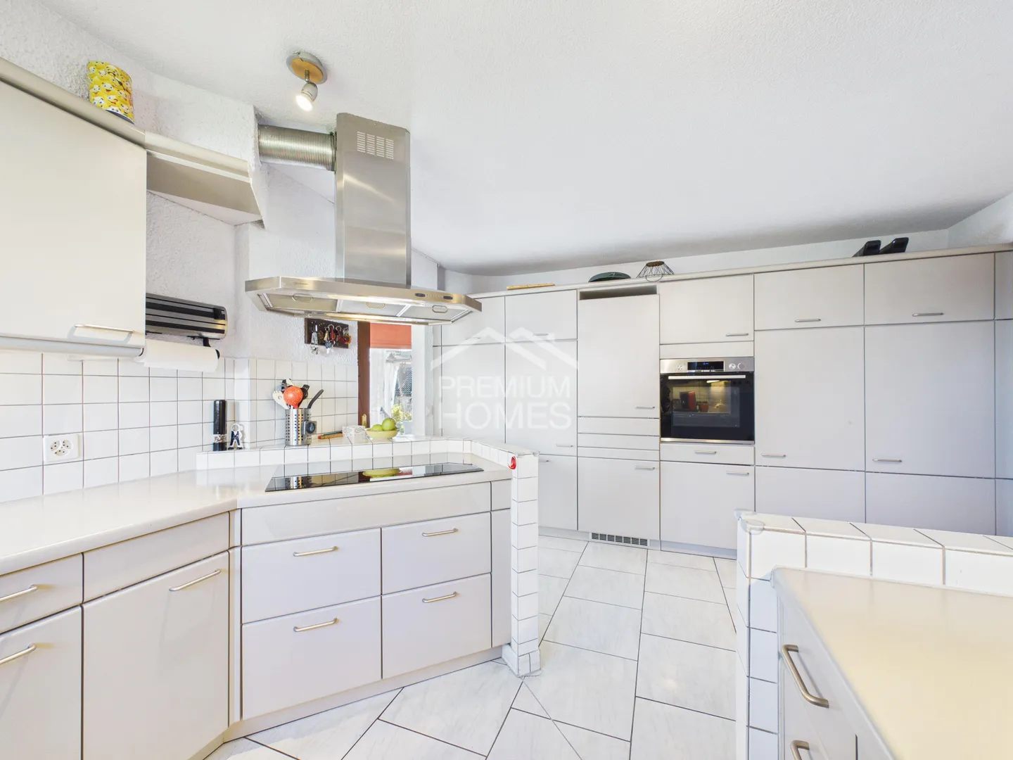 Lake view, tranquility and plenty of space - Photo 4 of 12