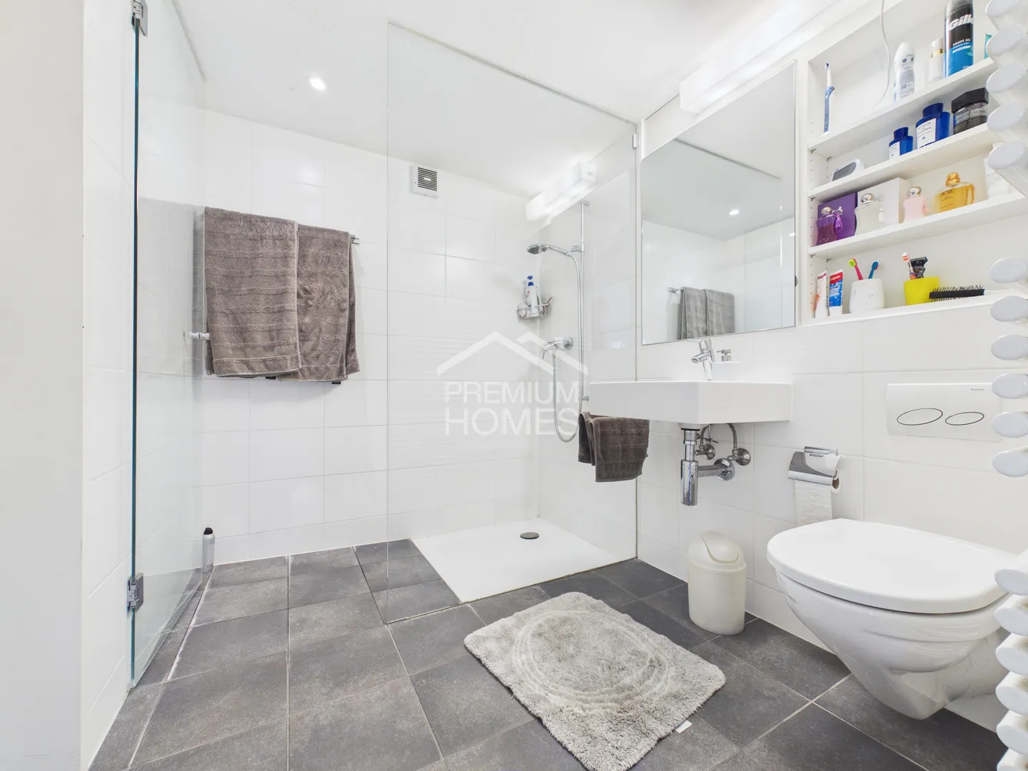 Charming End Row House with Garden - Photo 7 of 10