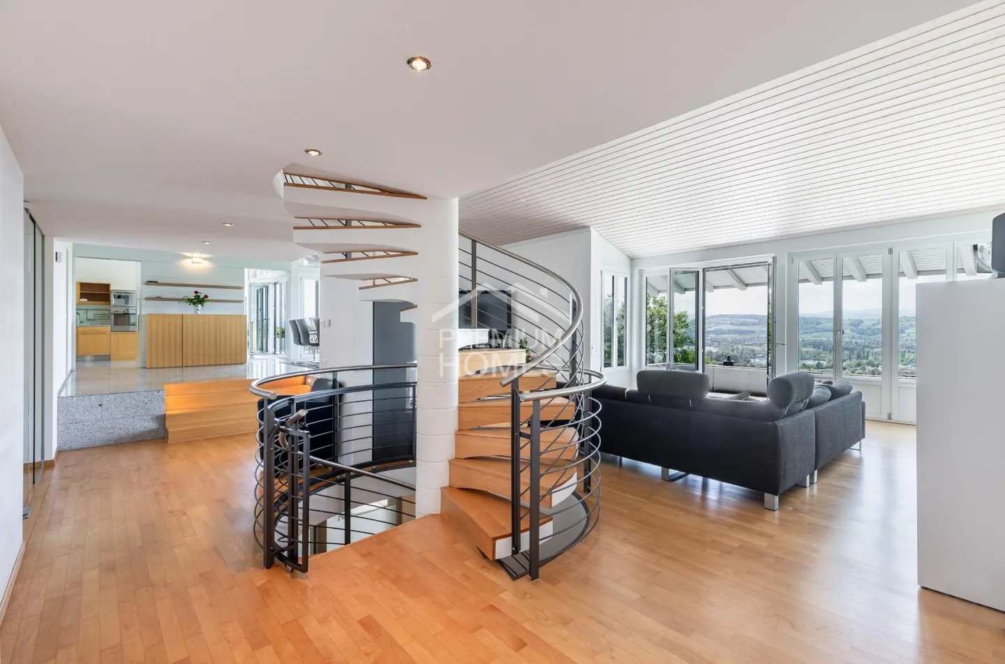 Unique villa with a view of Lake Sempach and the Central Swiss Alps - Photo 3 of 13