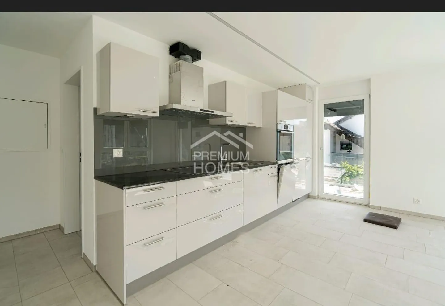 Modern Garden Apartment to Fall in Love! - Photo 2 of 7