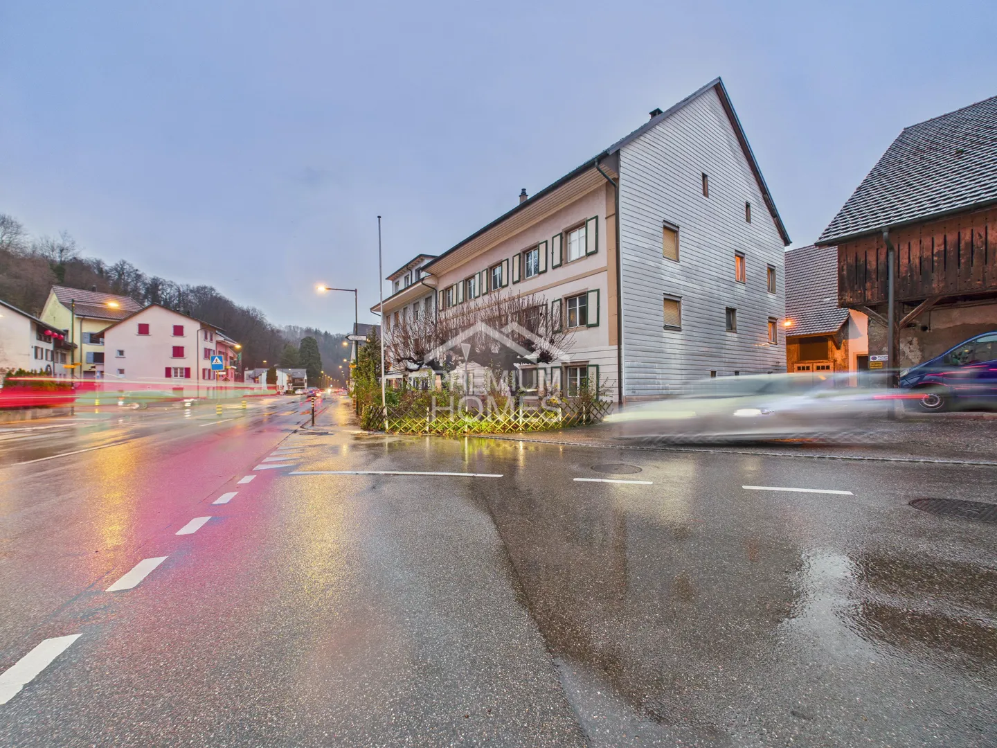 Mehrfamilienhaus in Buckten mit riesigem Ausbaupotenzial  - Foto 3 von 9