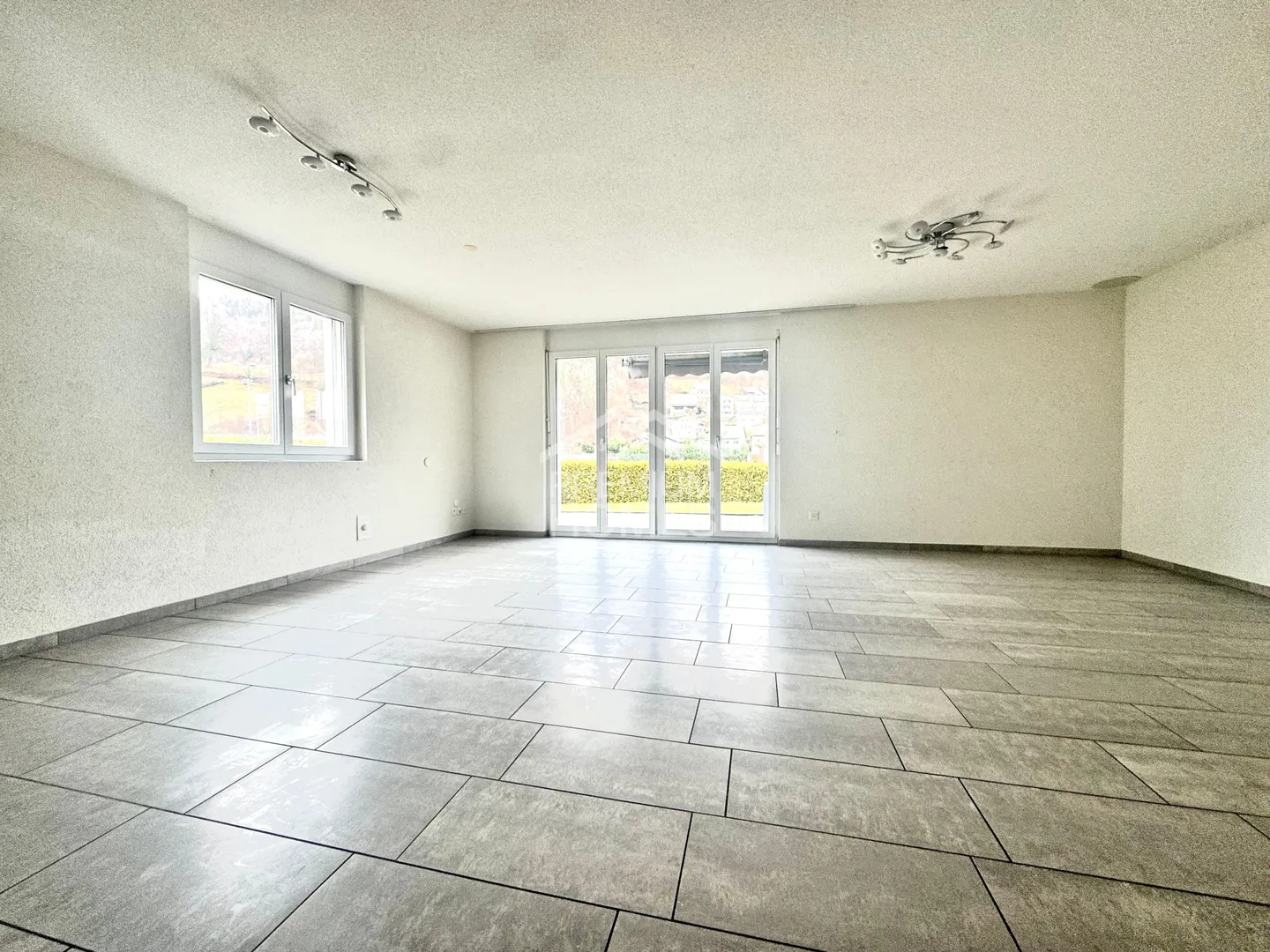 Maison individuelle avec jardin et terrasse - Photo 3 sur 9