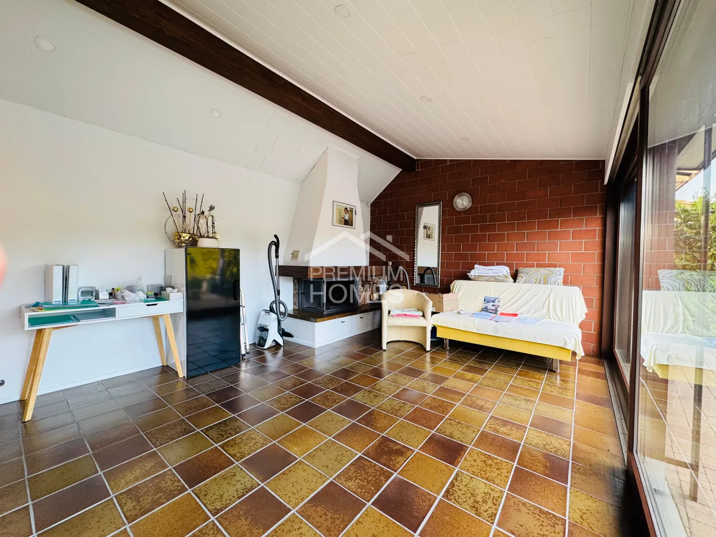 Oasis ensoleillée avec piscine, véranda et vue dégagée - Photo 4 sur 8