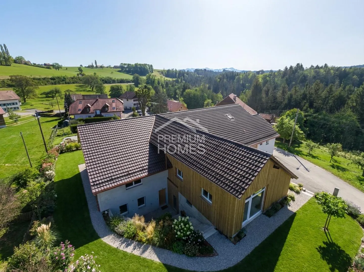 Between Nature and Modernity - 3 Exceptional Apartments - Photo 4 of 5