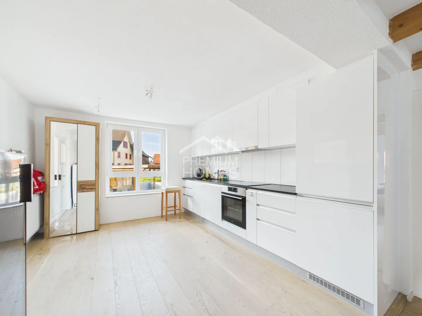 Haus mit Ausbaupotenzial - inklusive Baubewilligung! - Foto 3 di 8