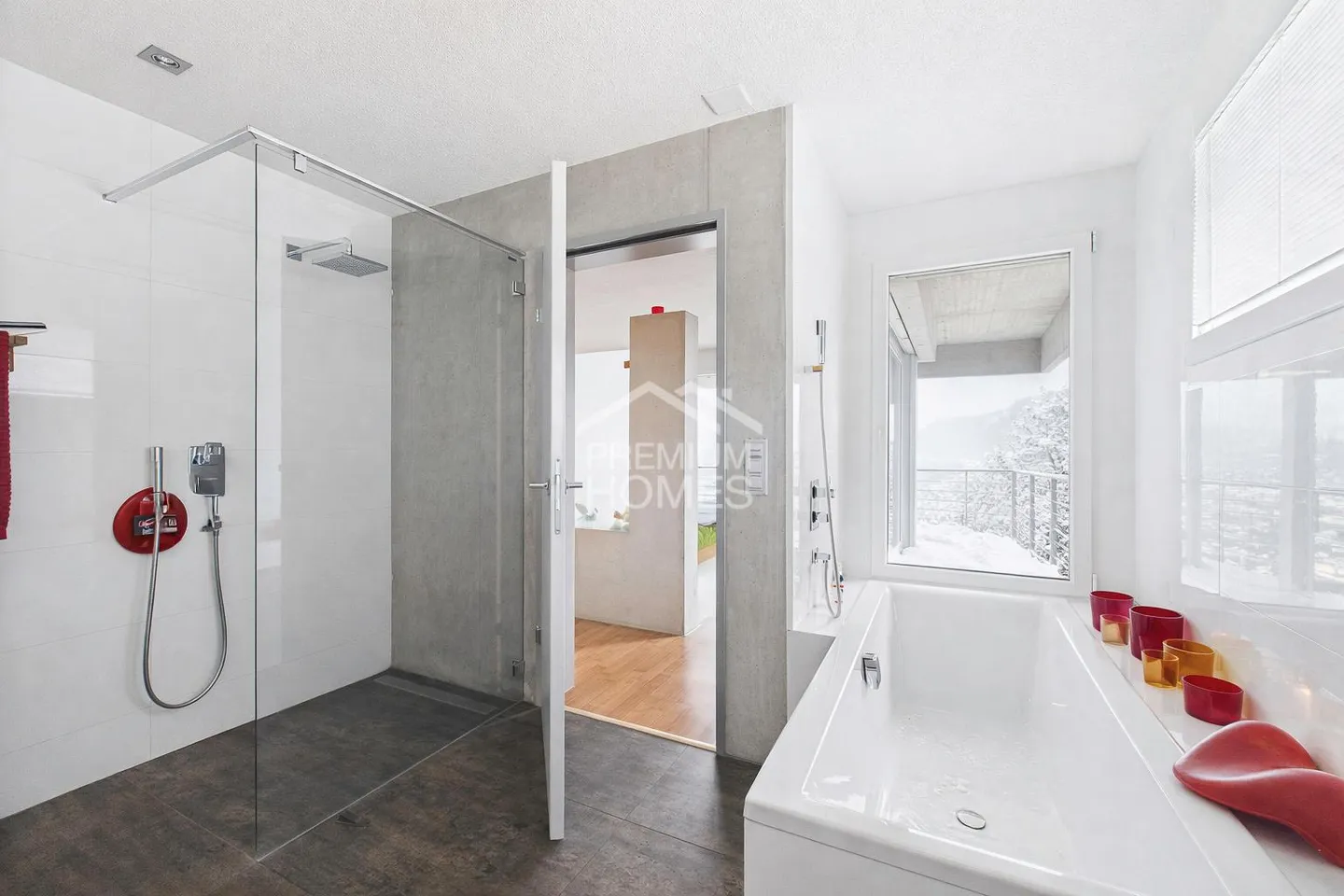 Panoramic View Meets Living Quality - Photo 8 of 10