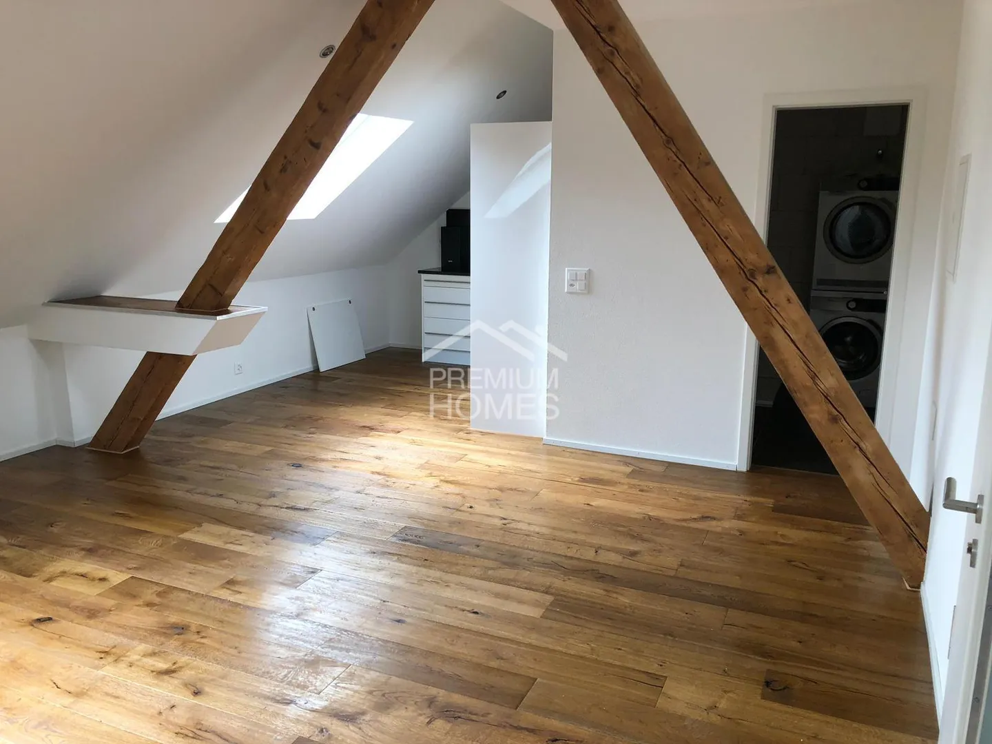 Charmante 2.5-Zimmer-Dachwohnung! - Foto 4 von 8