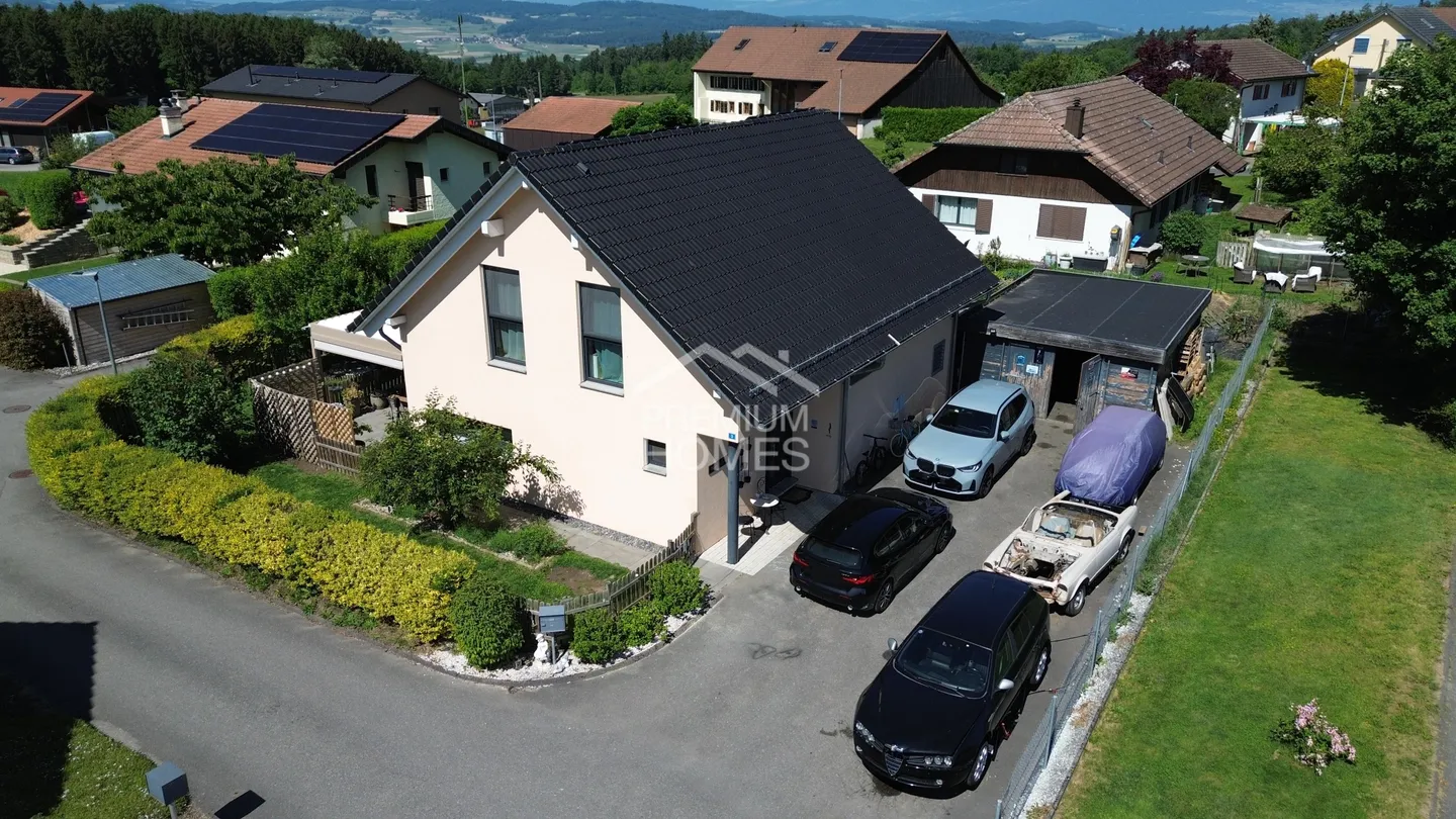 Villa familiale moderne avec grand jardin - Foto 10 von 11