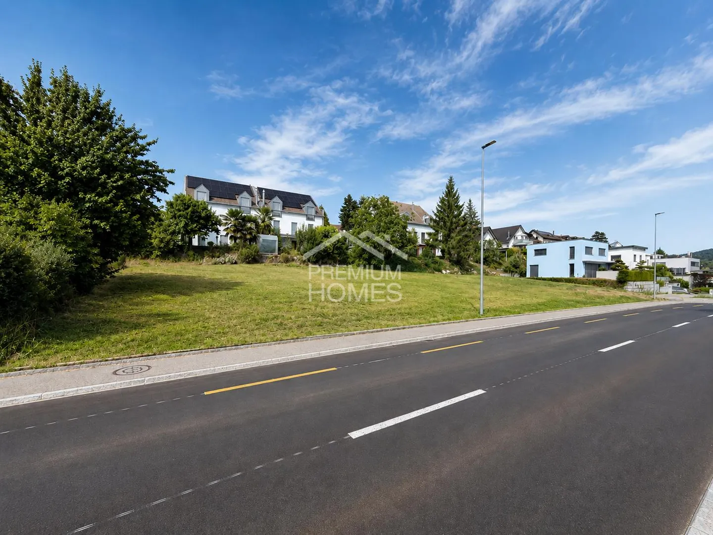 Sunny building land in an attractive southern slope location - Photo 5 of 10