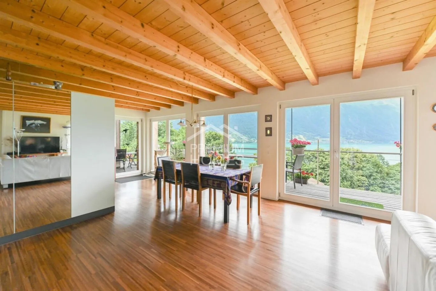 Panoramic Family Home in Iseltwald - Photo 2 of 7