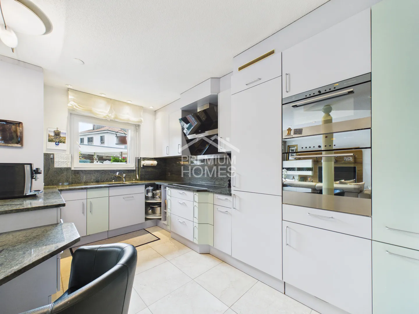 Duplex élégant avec jardin privé - Photo 4 sur 13