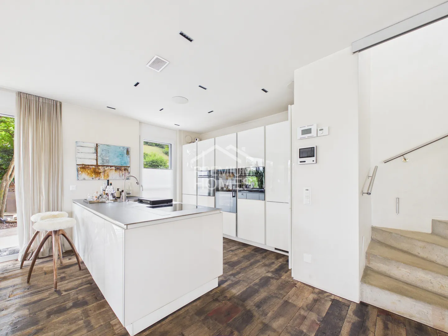 Exclusive Living for Discerning Buyers - Photo 4 of 13