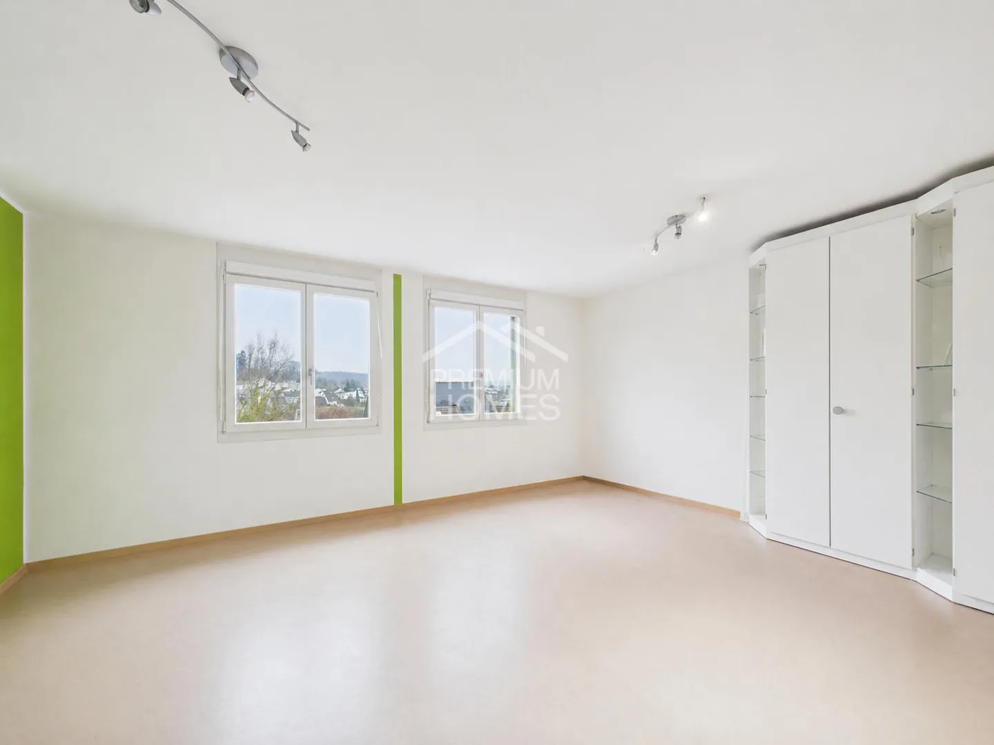 Charming Row House with Garden - Photo 4 of 13