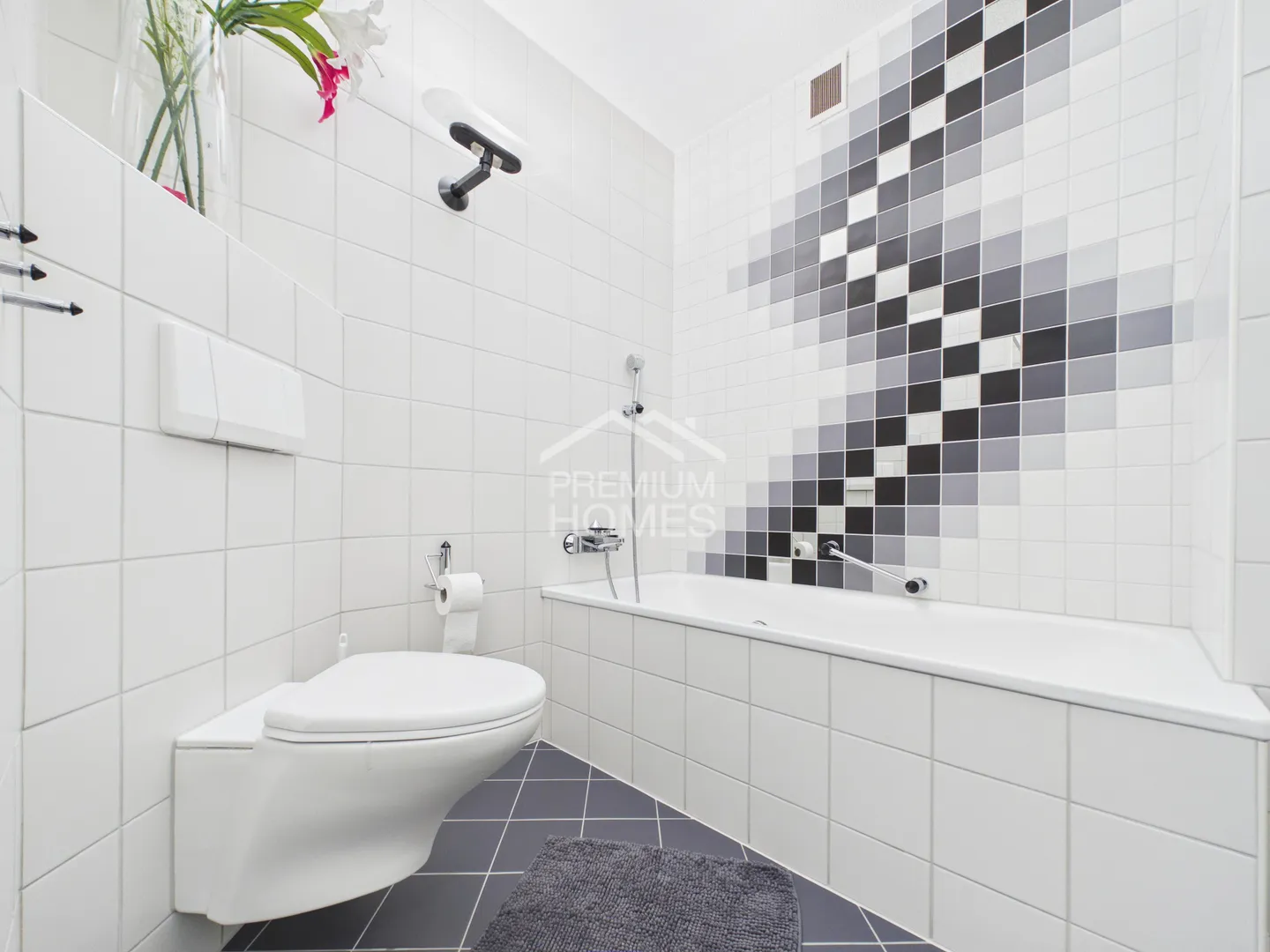 Duplex élégant avec jardin privé - Photo 8 sur 13