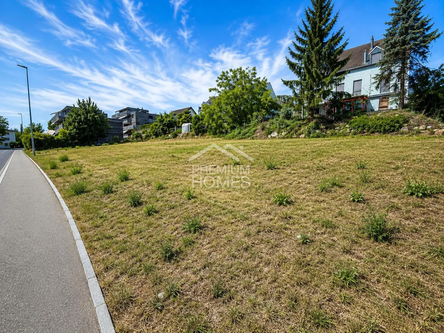 Sunny building land in an attractive southern slope location - Photo 3 of 10