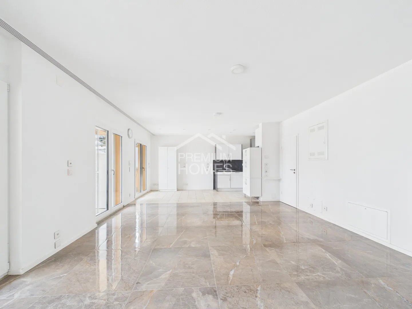 Vivere spazioso con molte possibilità - Foto 2 di 13