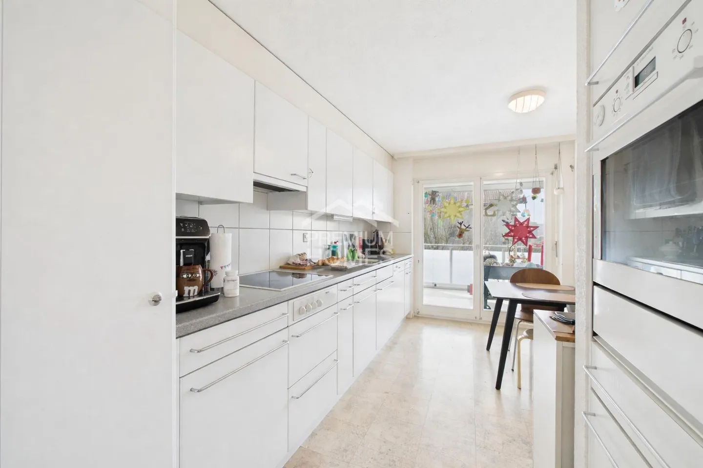 Geräumige Wohnung mit Balkon - Foto 3 von 8