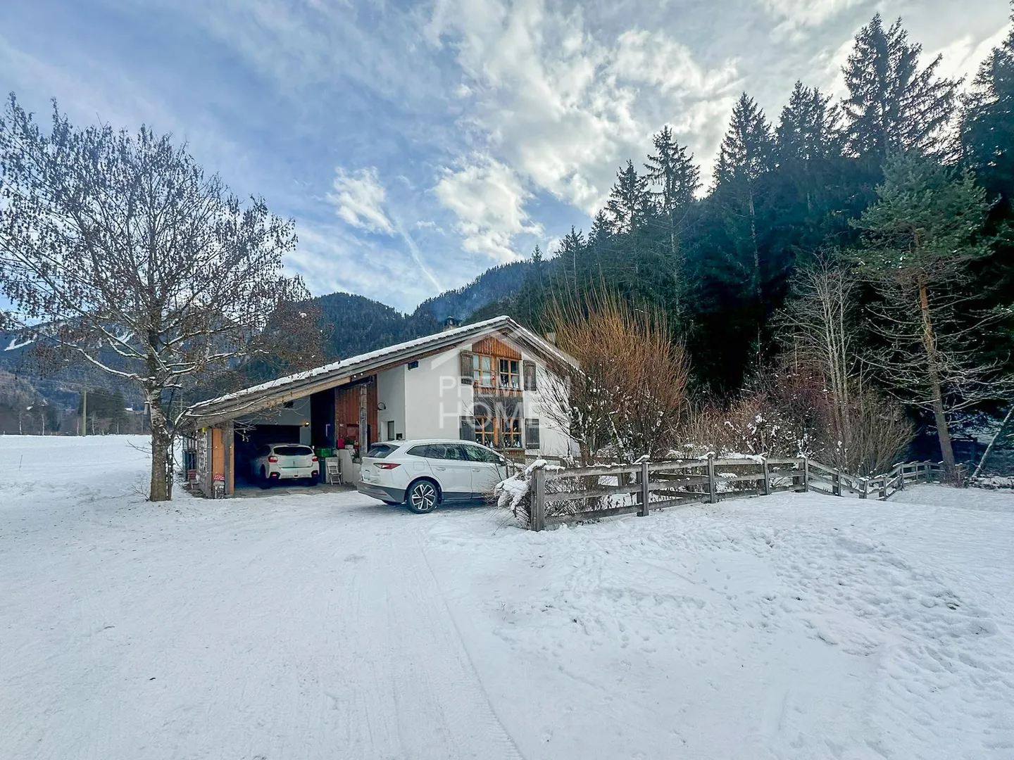 Wohnen, wo die Berge zur Ruhe einladen - Photo 1 of 9