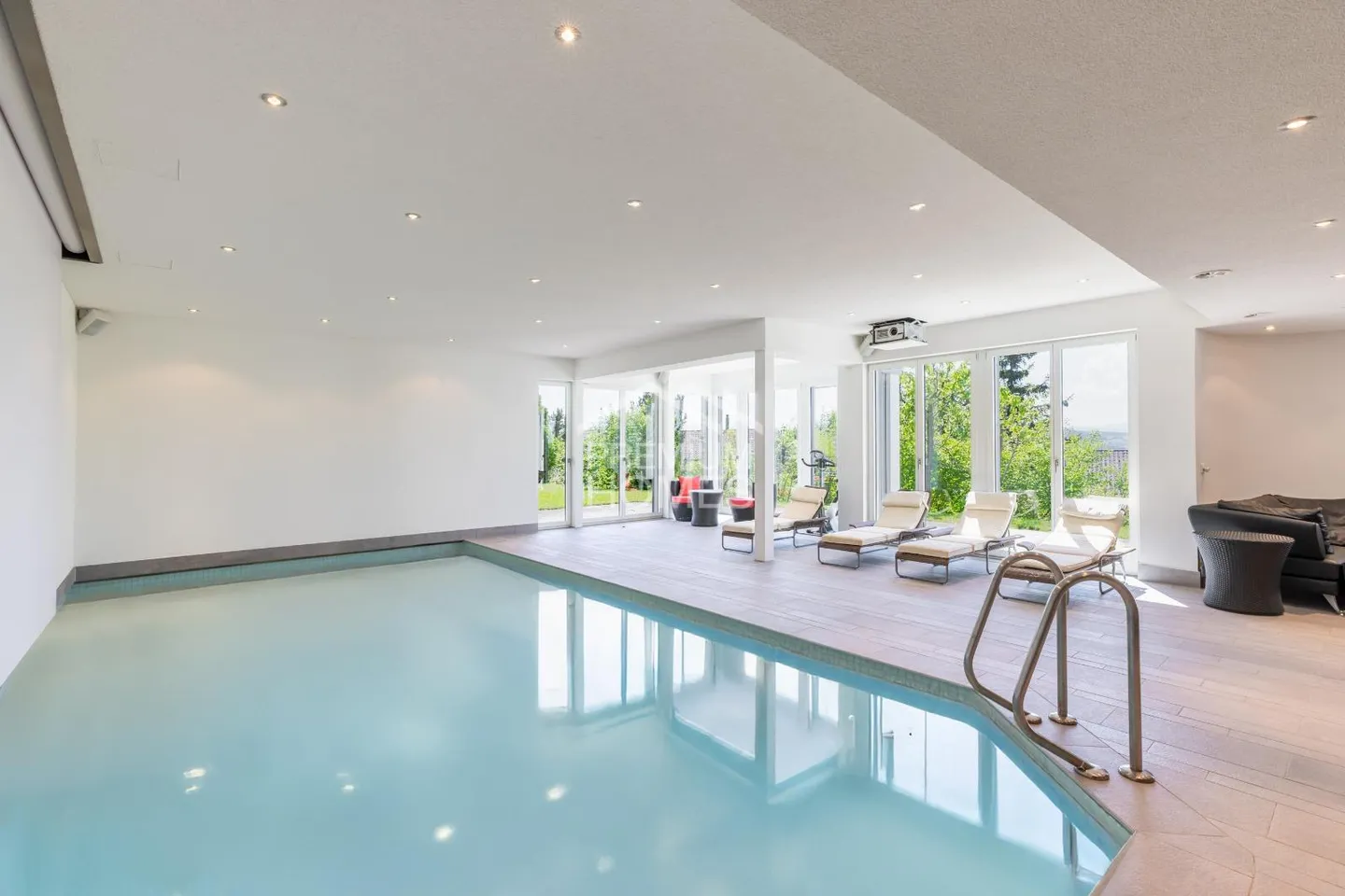 Unique villa with a view of Lake Sempach and the Central Swiss Alps - Photo 13 of 13