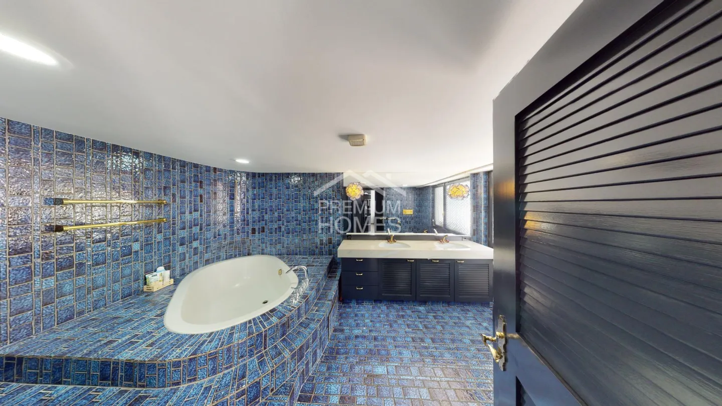 Vista di Lusso e Privacy con Molti Extra - Foto 8 di 13