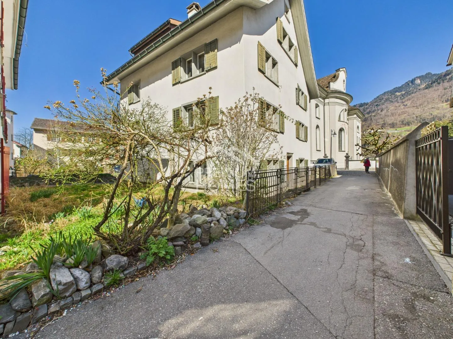 Sanierungsbedürftige Liegenschaft voller Möglichkeiten im Zentrum - Foto 1 von 10