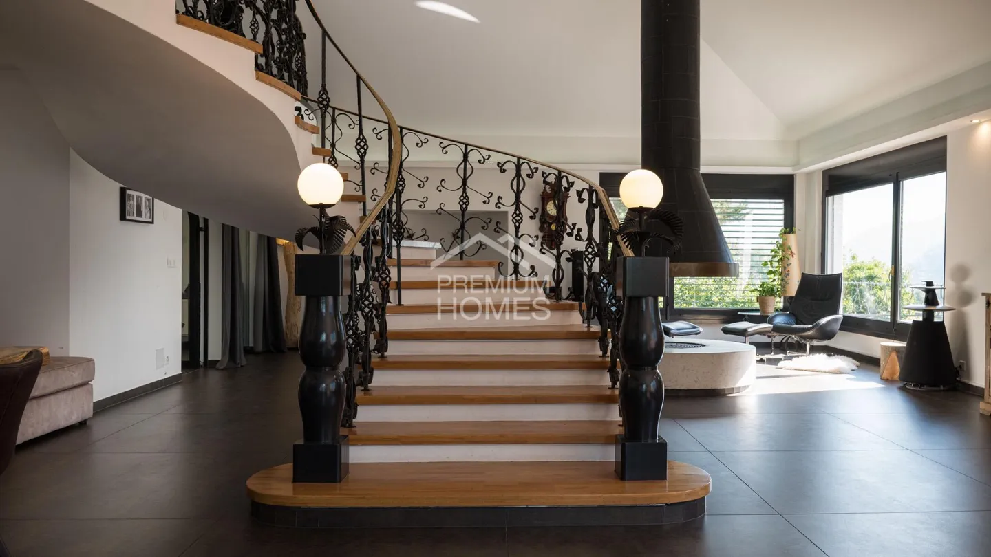 Luxury View and Privacy with Many Extras - Photo 12 of 13