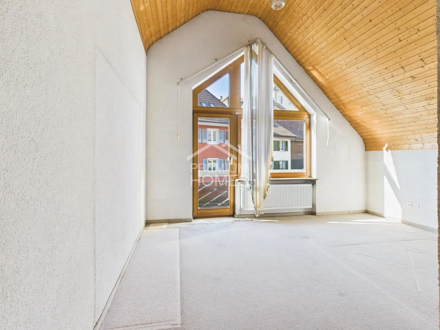 Mehrfamilienhaus in zentraler Lage - Foto 2 von 11