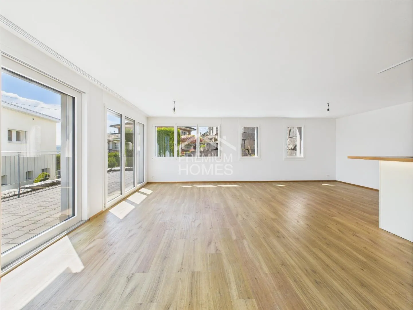 Einziehen &amp; Geniessen - Exklusiv wohnen auf einer Etage! - Foto 2 von 12