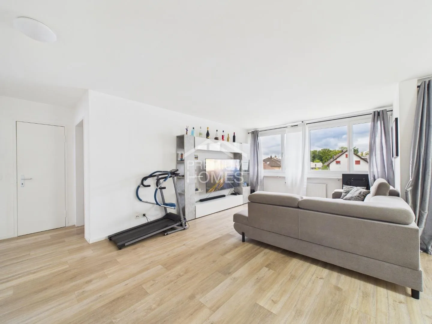 Attraktives Eigentum mit Potenzial - Photo 2 of 6