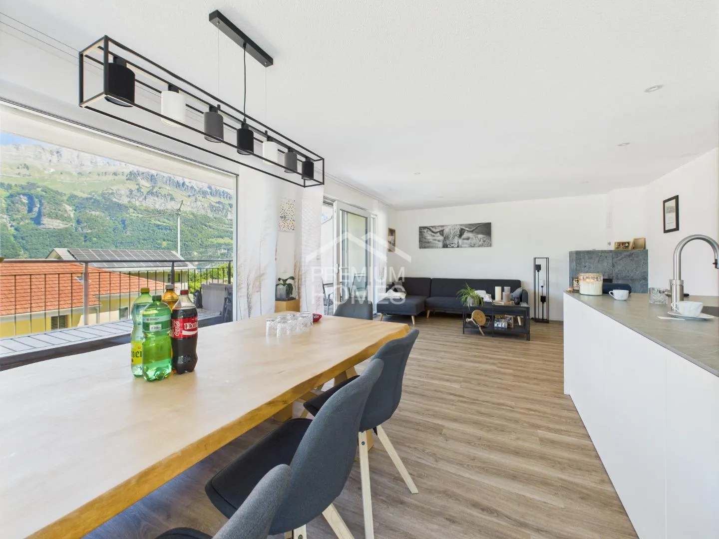 Neuwertiger Wohn(r)traum mit Seeluft und Gipfelblick  - Foto 2 von 11