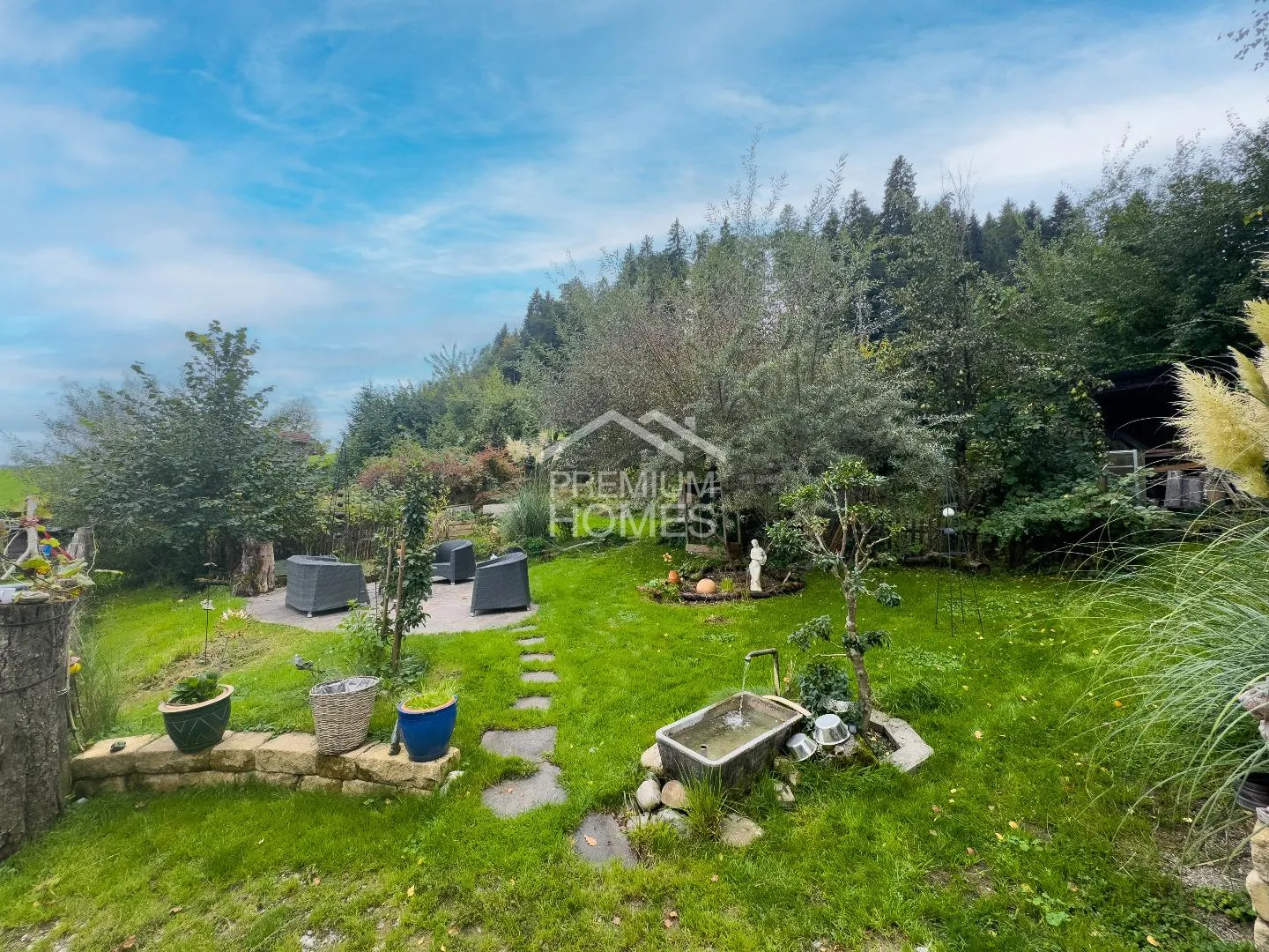 Cozy Living with Plenty of Space and Quiet - Photo 2 of 9