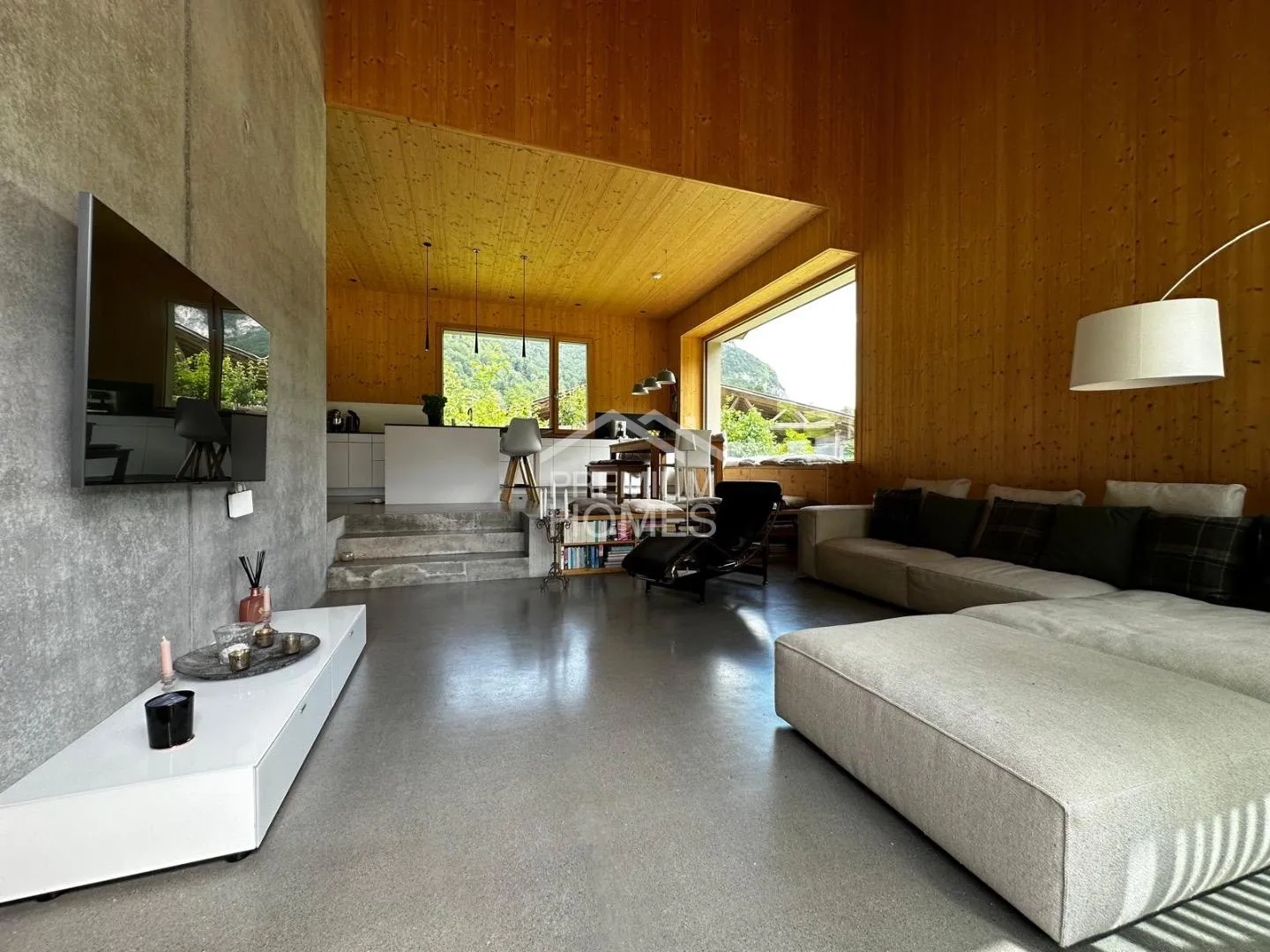 A Home for Humans and Animals in Brienzwiler - Photo 2 of 8