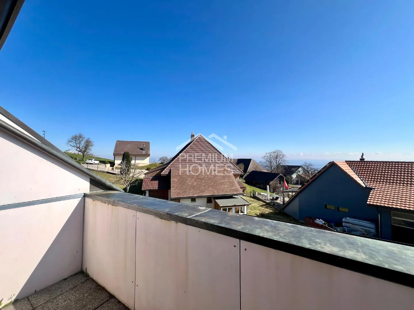 Rarità con vista: Casa plurifamiliare con riserva di terreno e vista montagna - Foto 12 di 13