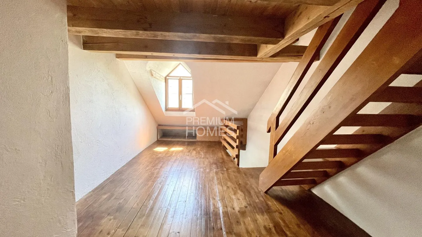 Residential and Commercial Building in the Old Town - Photo 8 of 10