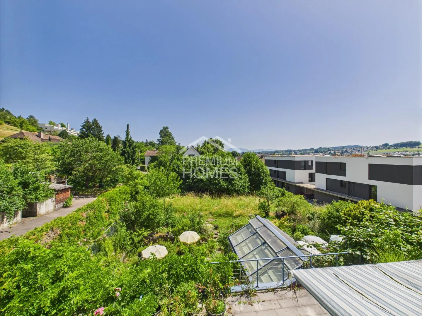 Unique avec grande réserve foncière - Photo 1 sur 8