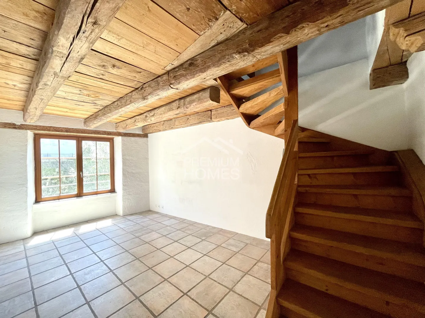 Residential and Commercial Building in the Old Town - Photo 5 of 10