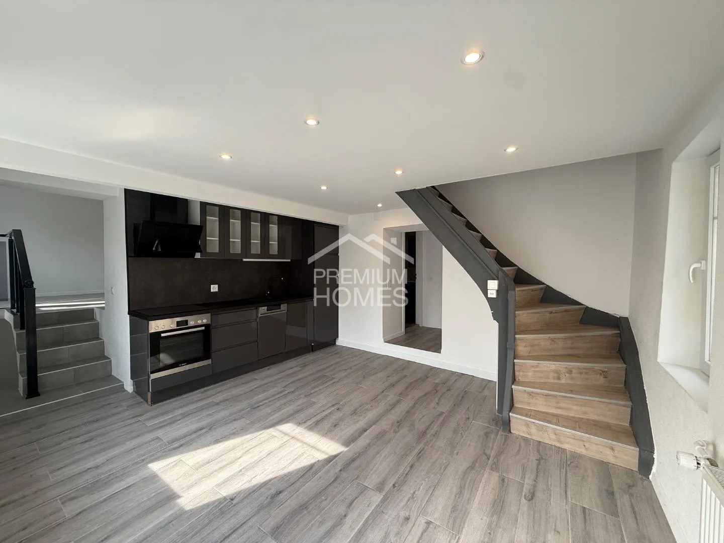 Charme rénové au coeur de Bôle - Foto 8 von 9