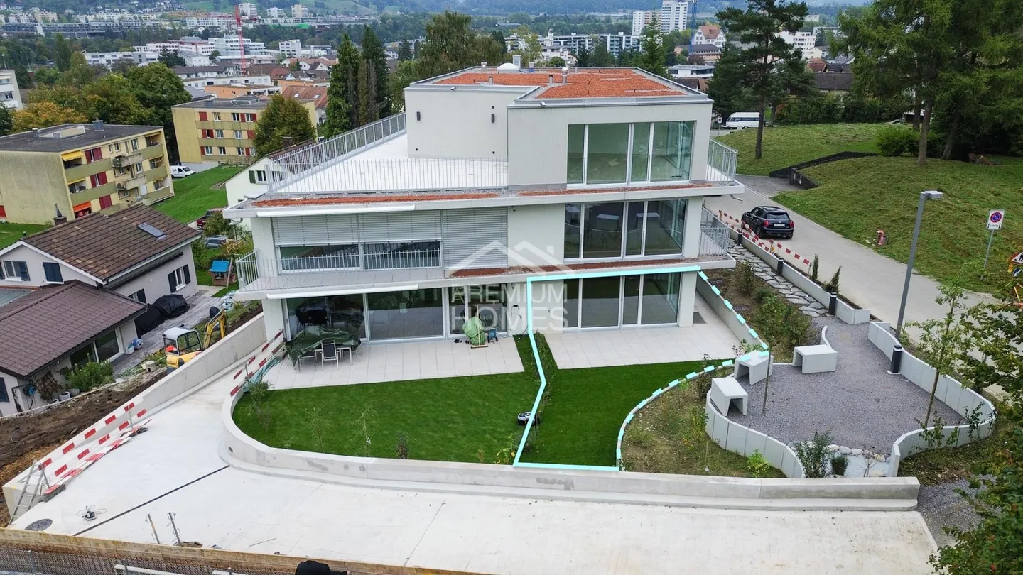 DREAM HOME WITH PRIVATE GREEN PARADISE - Photo 1 of 6