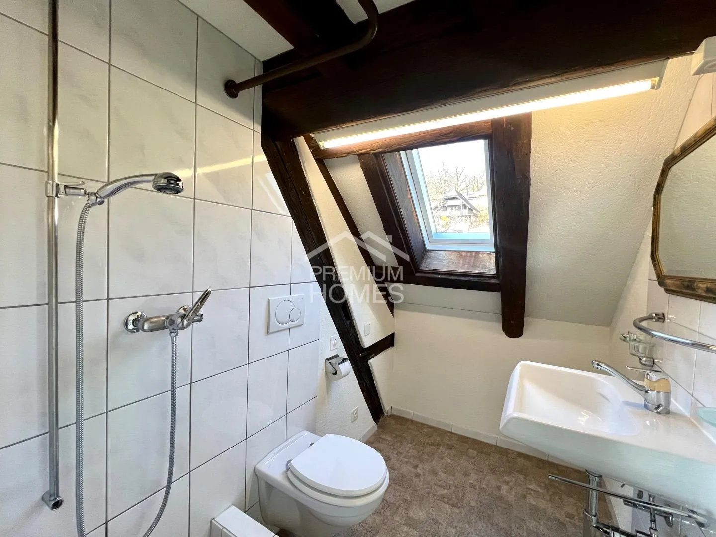 Rarità con vista: Casa plurifamiliare con riserva di terreno e vista montagna - Foto 13 di 13