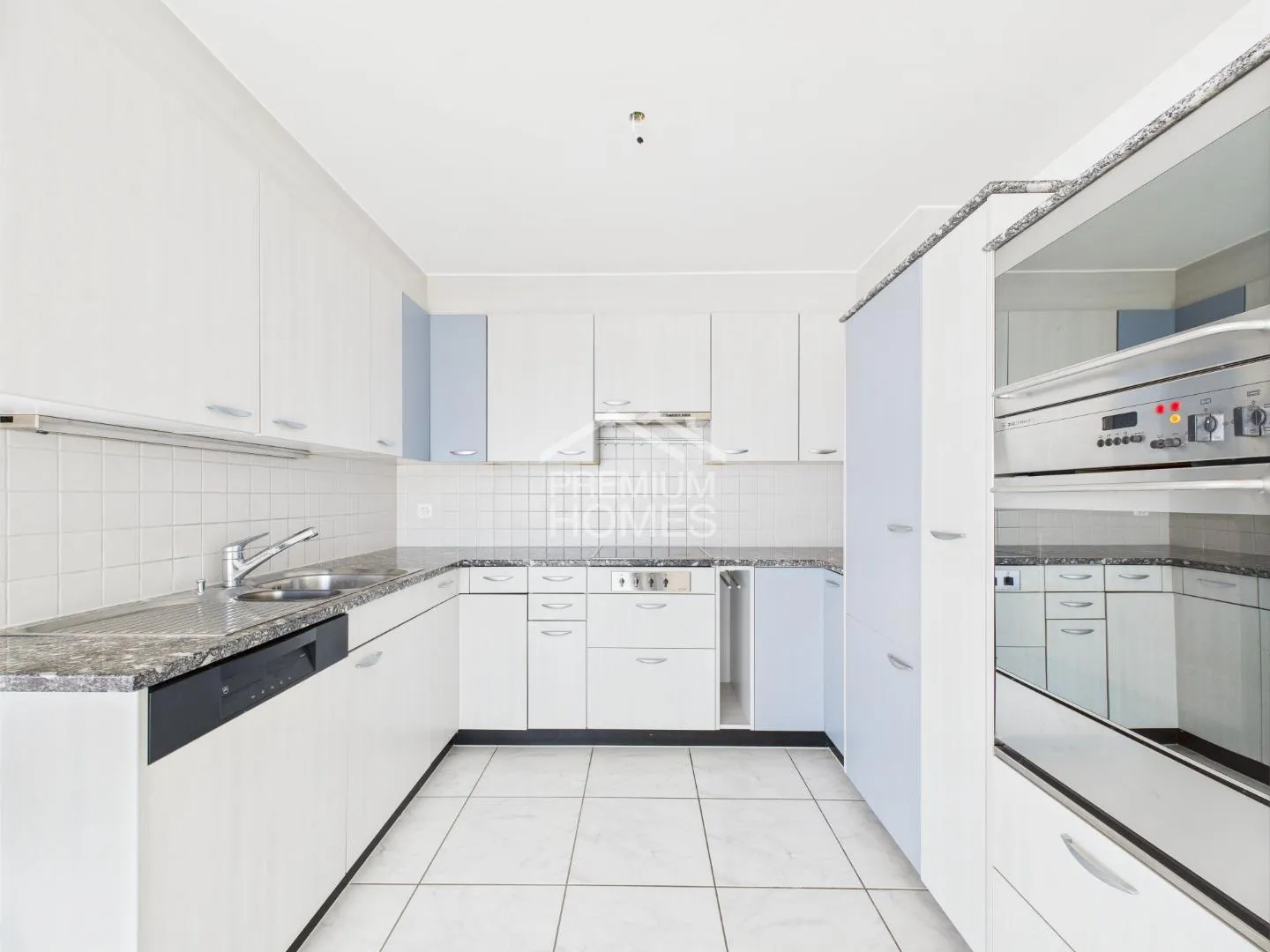 MISS BÄCH - OASIS DE VIE AVEC VUE SUR LE LAC - Photo 3 sur 5