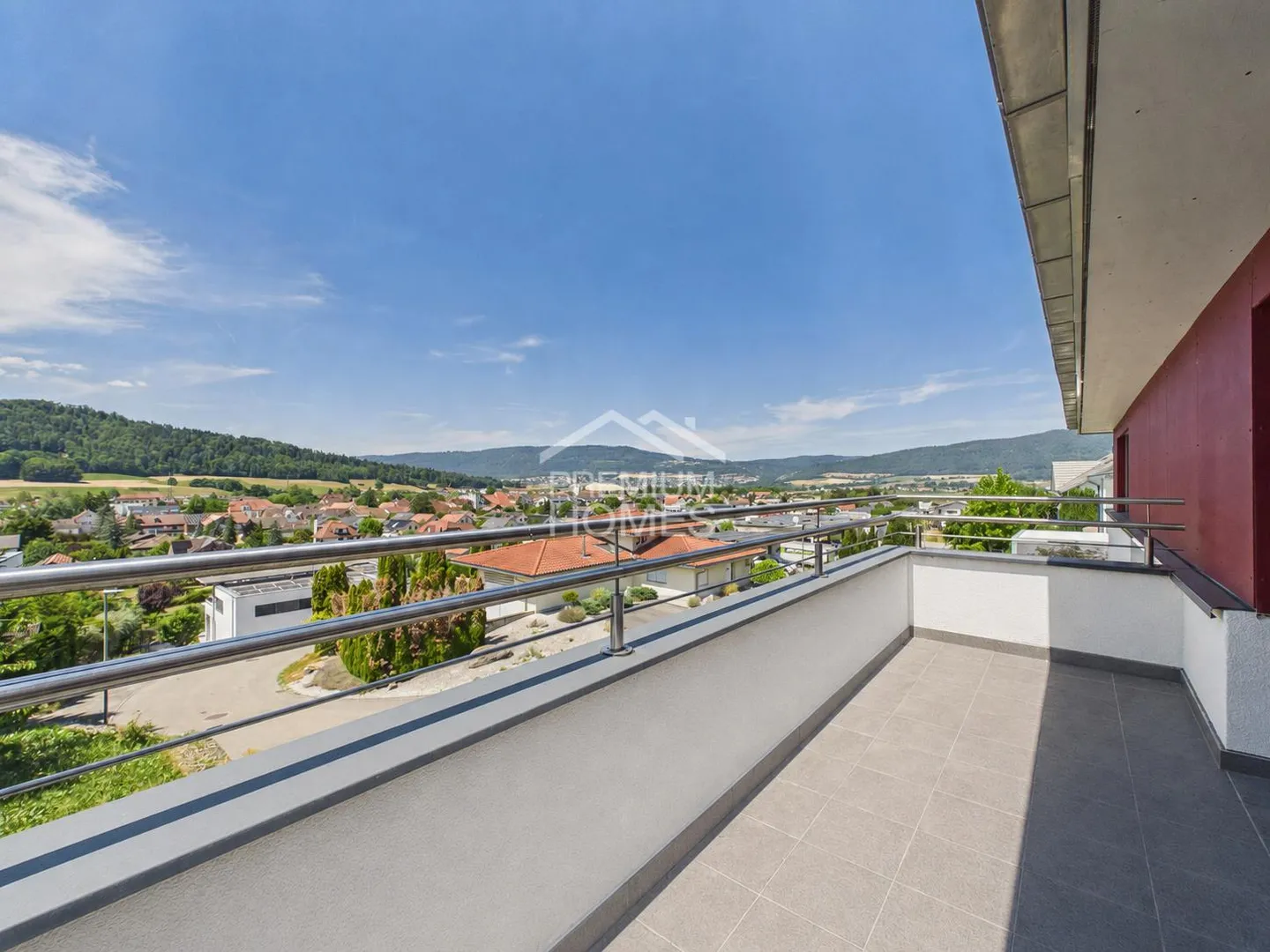 Architecture, large volumes and exceptional panorama - Photo 8 of 10