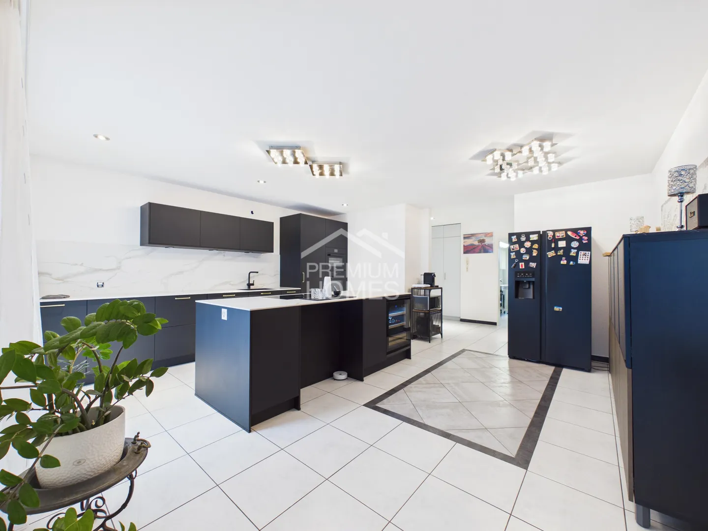 Moderne Gartenwohnung mit Weinschrank - Foto 1 von 12