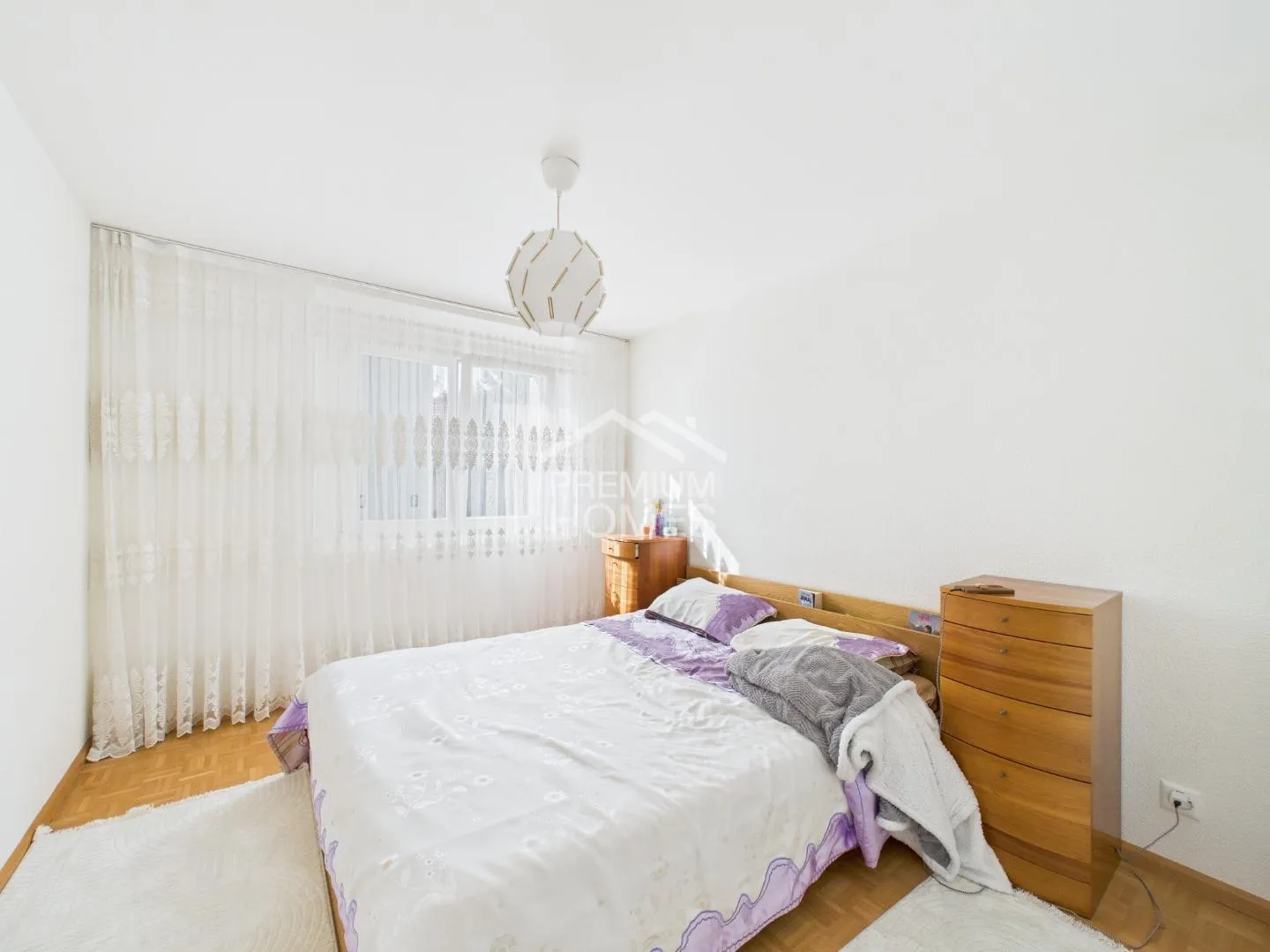 Dream Home in Ground Floor Apartment + Hobby Room - Photo 5 of 8