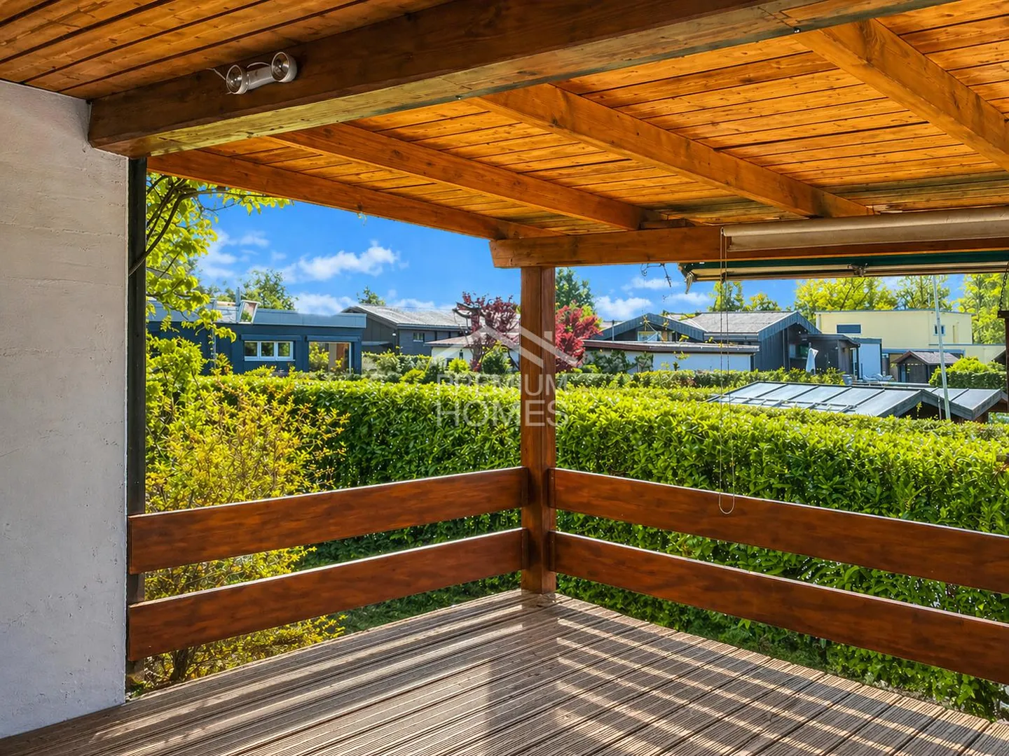 Your Retreat in the Green - Photo 2 of 6