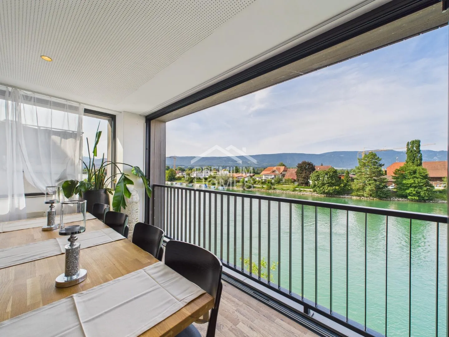 The perfect interplay of living and hospitality - Photo 5 of 11