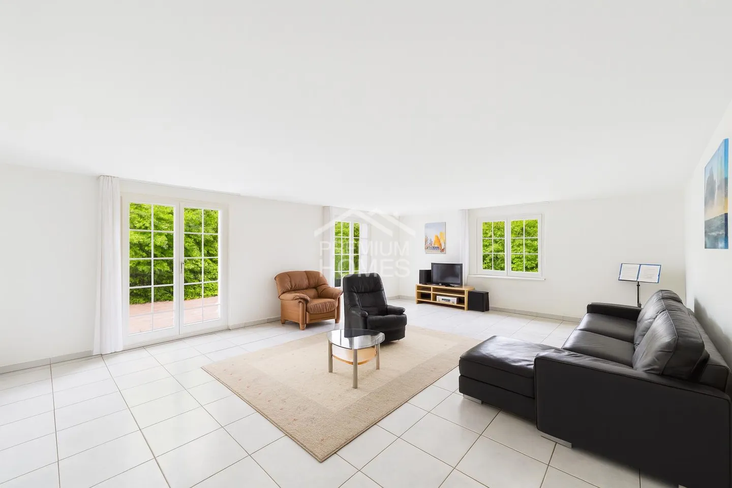 Guaranteed comfort? Exclusive dream house with pool - Photo 3 of 10