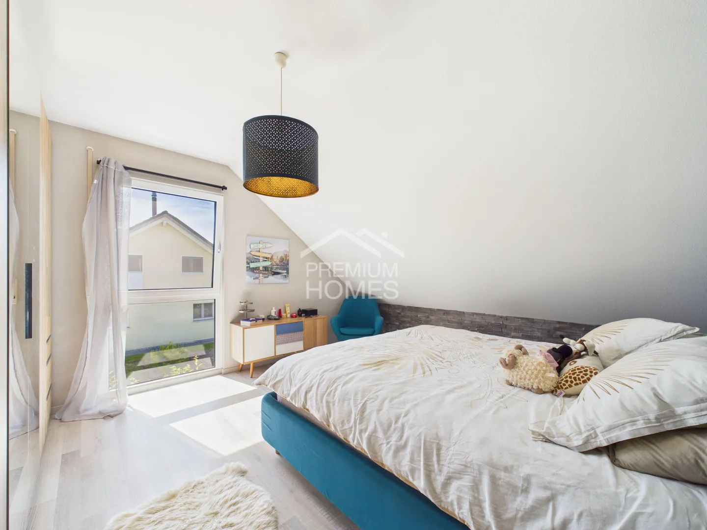 Villa familiale moderne avec grand jardin - Foto 5 von 11