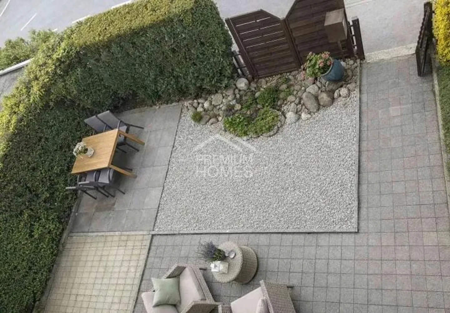 Charming Row House with Views - Photo 3 of 10