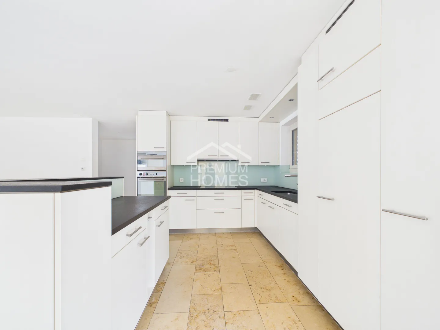 Ampia casa familiare in posizione ottimale - Foto 3 di 10